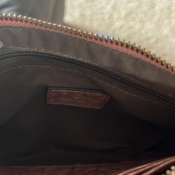 ✨5/$25✨Pink cheetah print wristlet - Picture 7 of 7